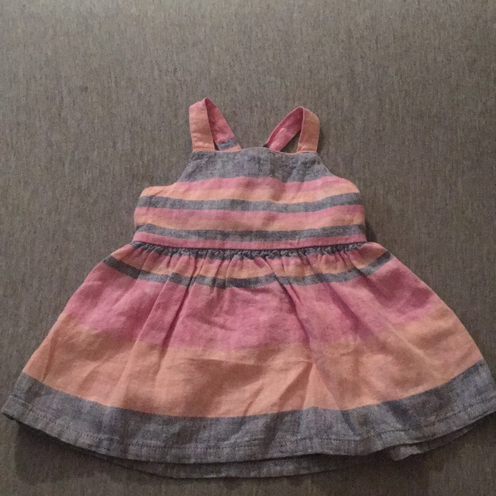 3/$25 ⭐️ 👶🏽 Baby dress from Carters 👶🏽